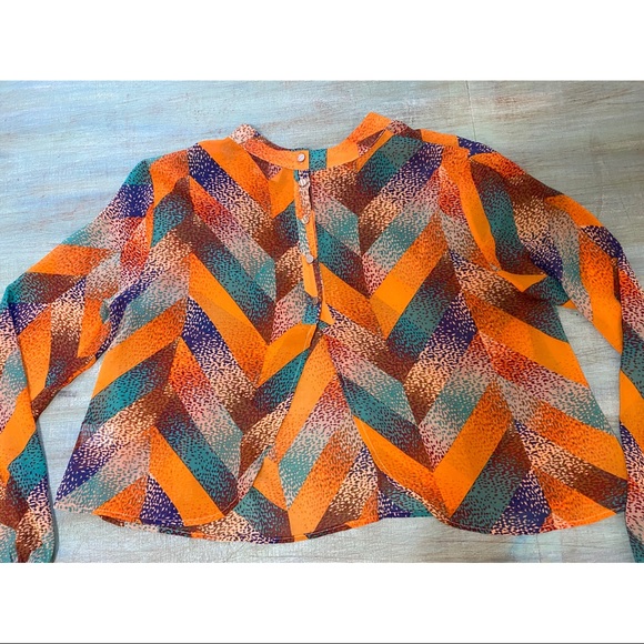 ASTR the Label Colorful Split Back Sheer Top (M) - Picture 5 of 12